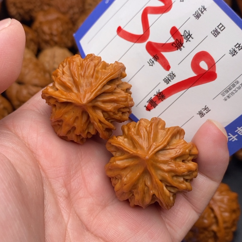 【闪购商品】文玩核桃把件三棱