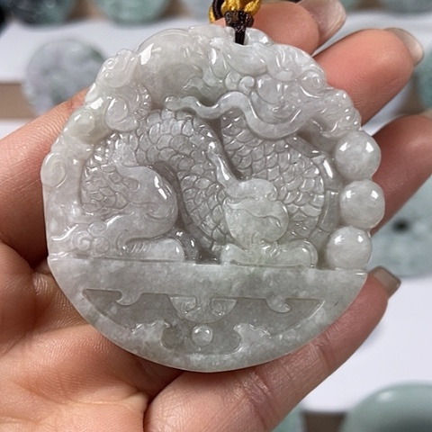 翡翠颈饰未镶嵌麒麟福利