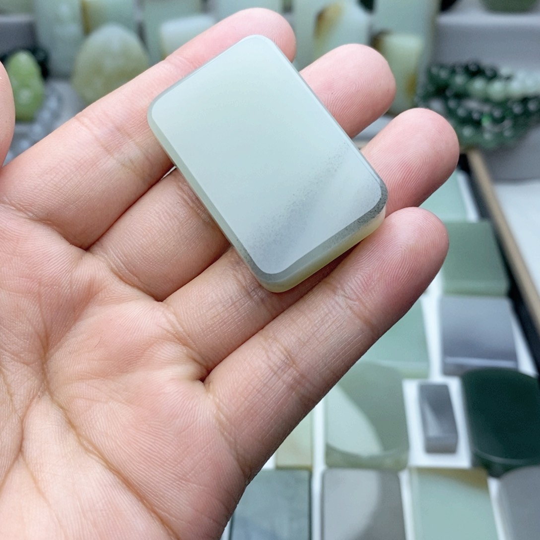 和田玉颈饰未镶嵌平****凡