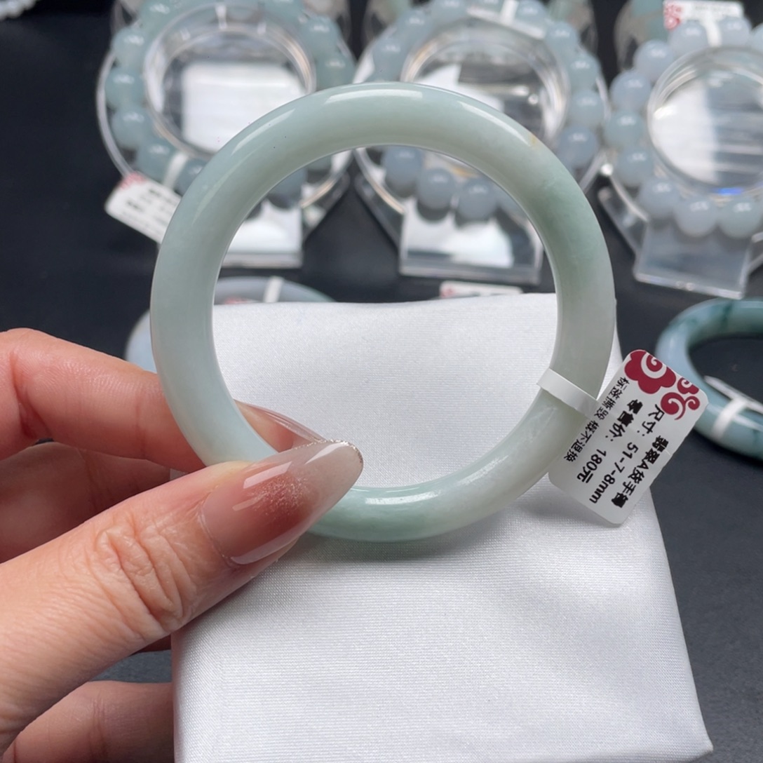 翡翠未镶嵌手镯手镯