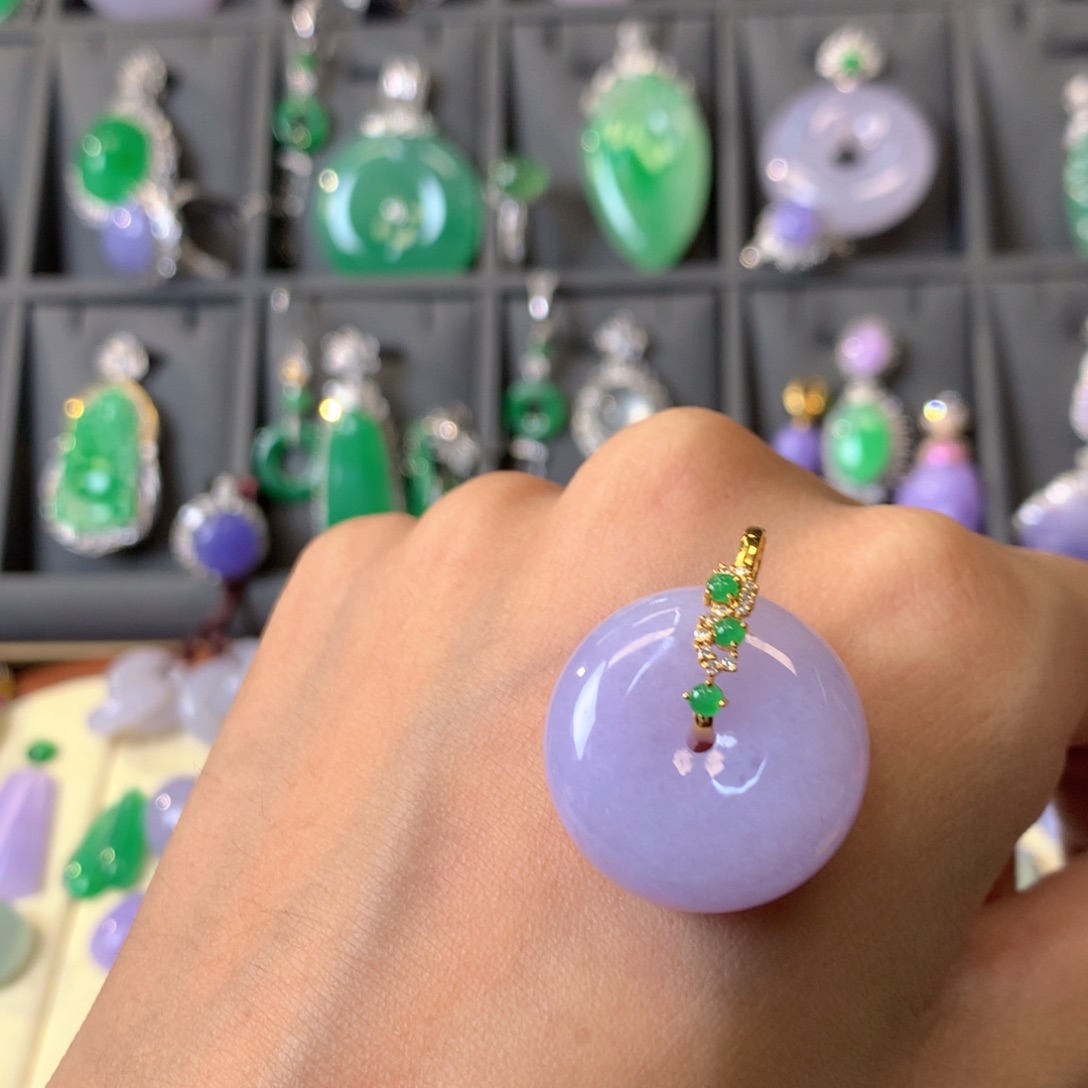 翡翠颈饰18K金镶嵌吊坠