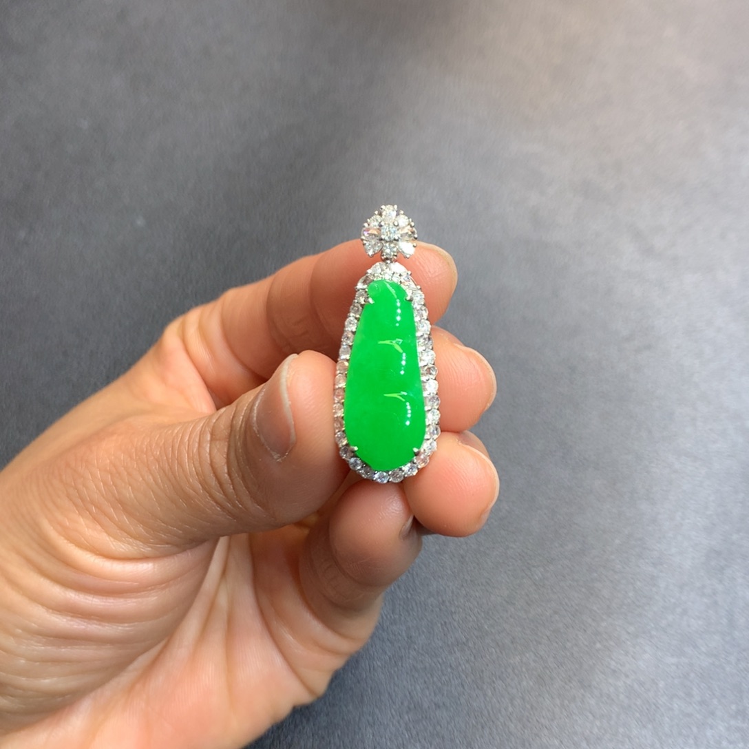 翡翠吊坠(不含链)18K金镶嵌