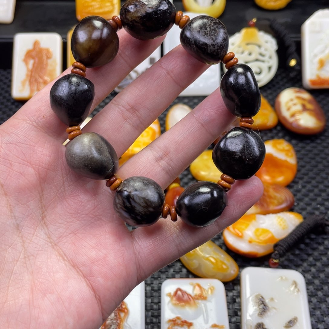 颈饰未镶嵌和田玉