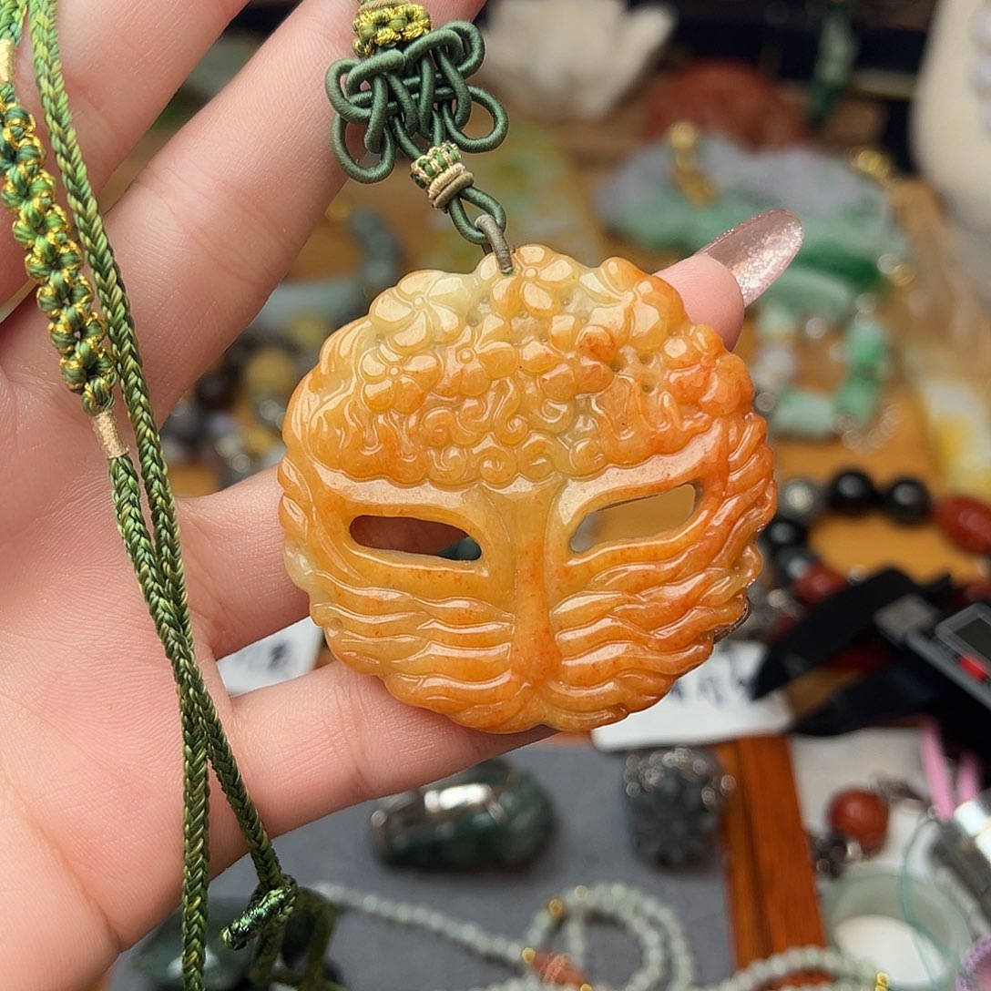 翡翠吊坠(赠链)未镶嵌吊坠10