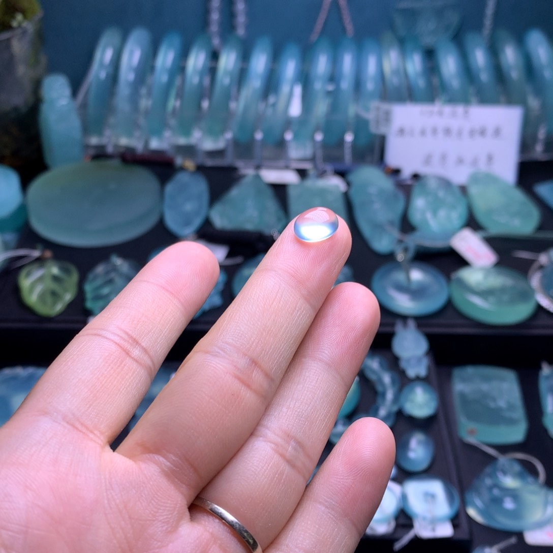 未镶嵌蛇纹石玉蛋面