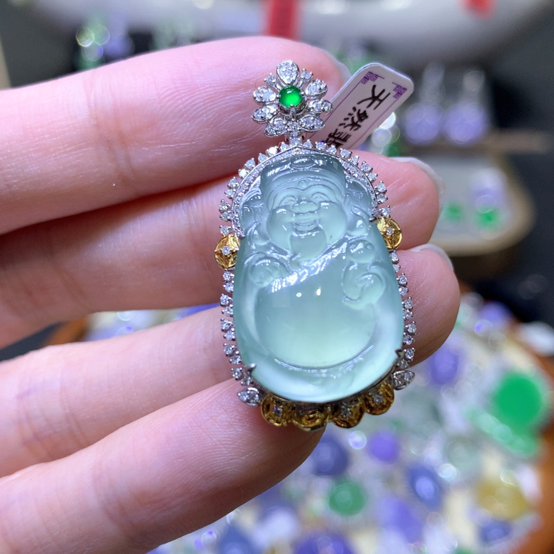 【闪购商品】翡翠颈饰18K金镶嵌翡翠吊坠项链