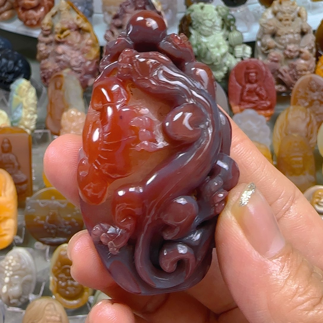 玛瑙/玉髓1未镶嵌南非红玛瑙草龙吊坠