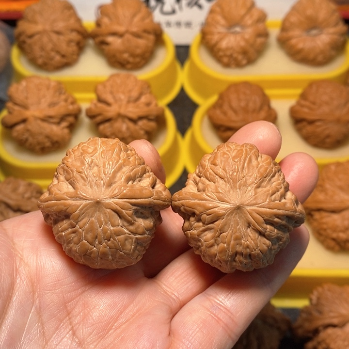 文玩核桃把件铁锤 全品精 36 36