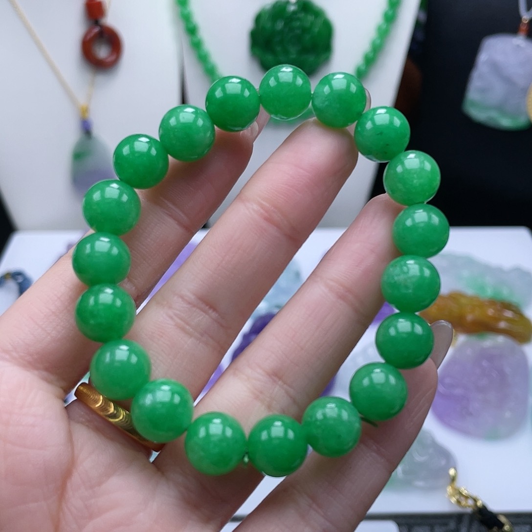 翡翠吊坠(赠链)未镶嵌