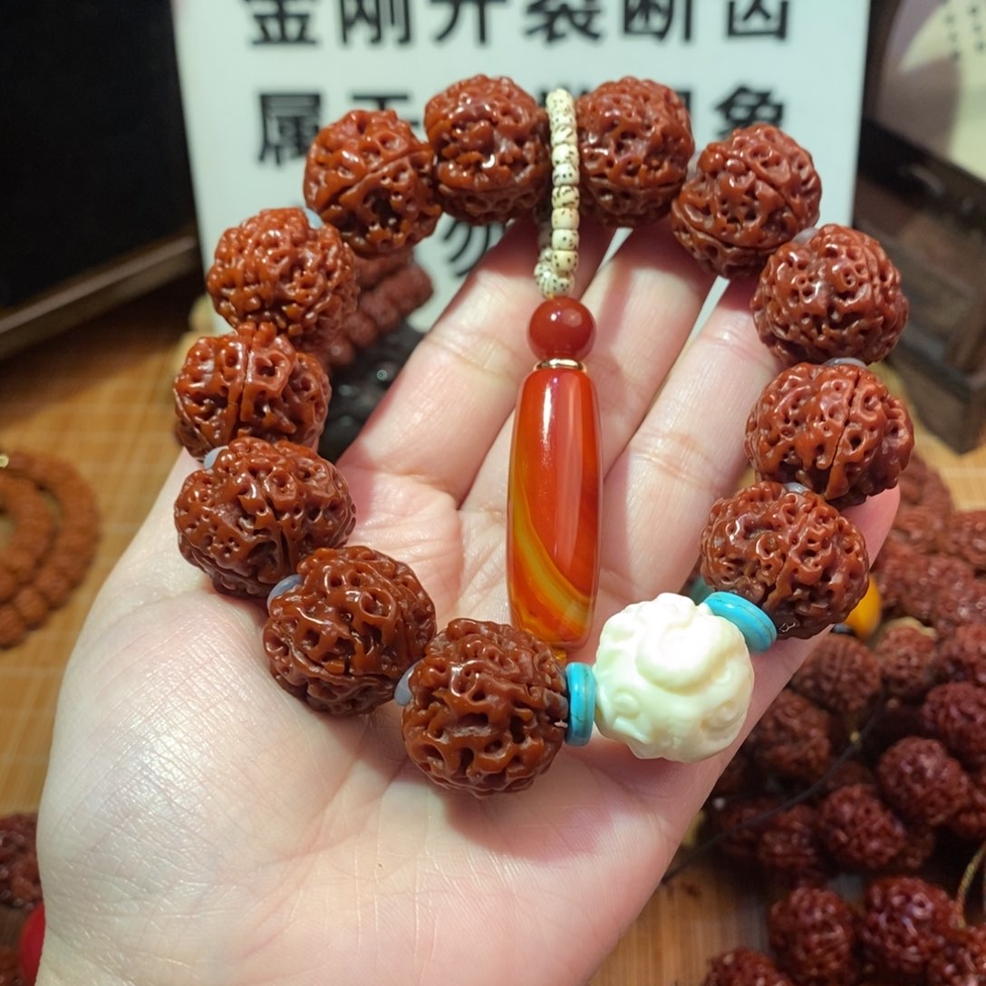 金刚菩提吊坠215红跑环白龙