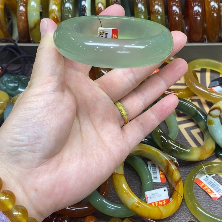 未镶嵌蛇纹石玉手镯