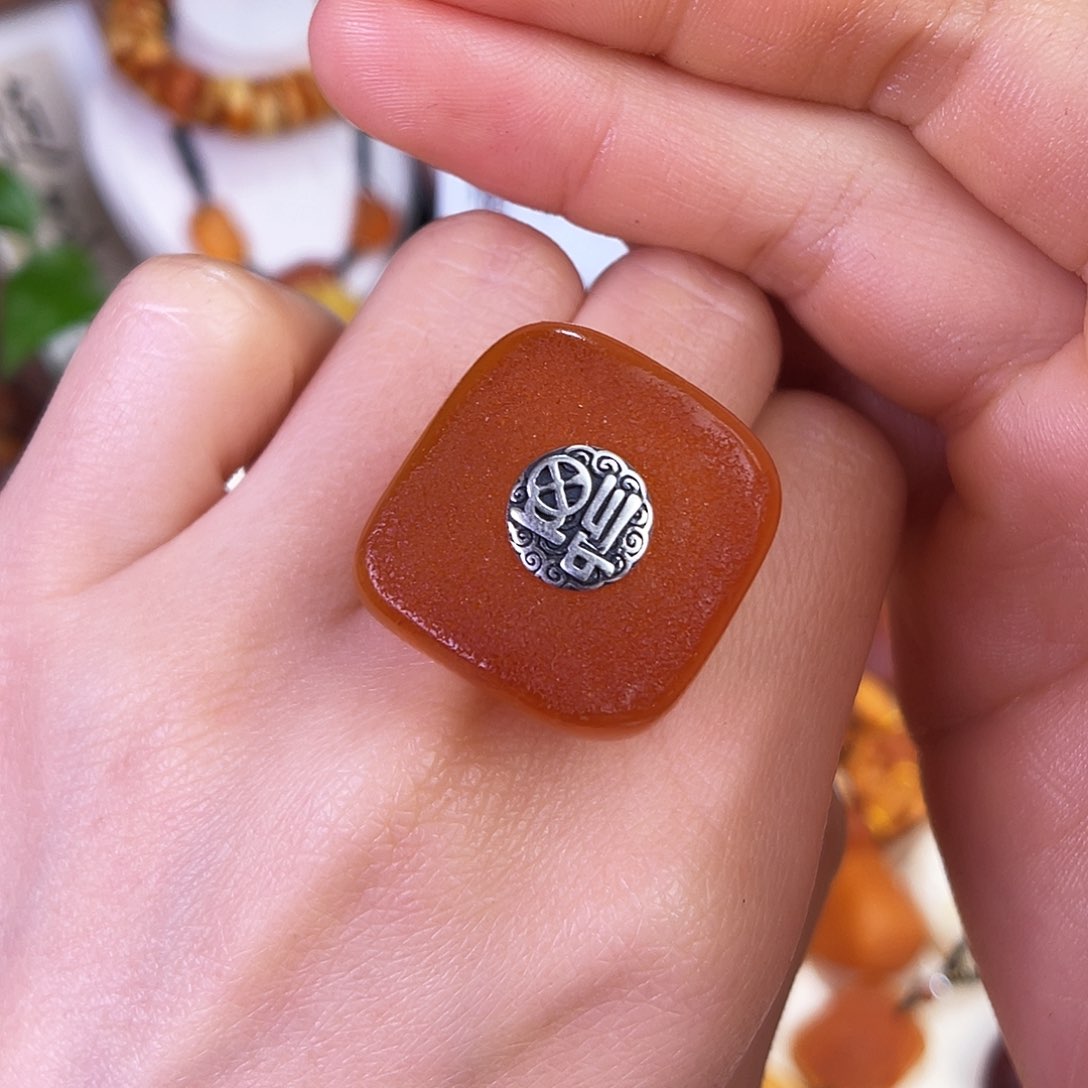 琥珀珠宝奇石未镶嵌，