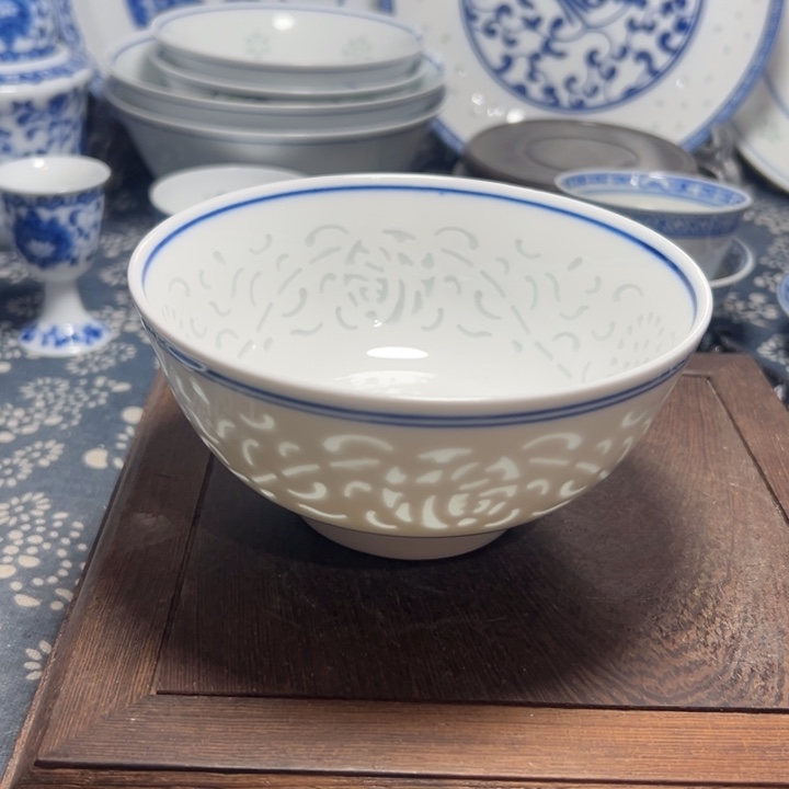 陶5寸素玲珑雕刻福字饭碗