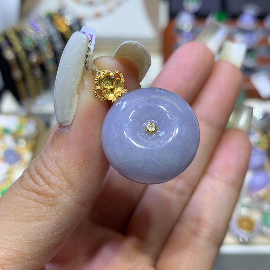 翡翠18K金镶嵌颈饰