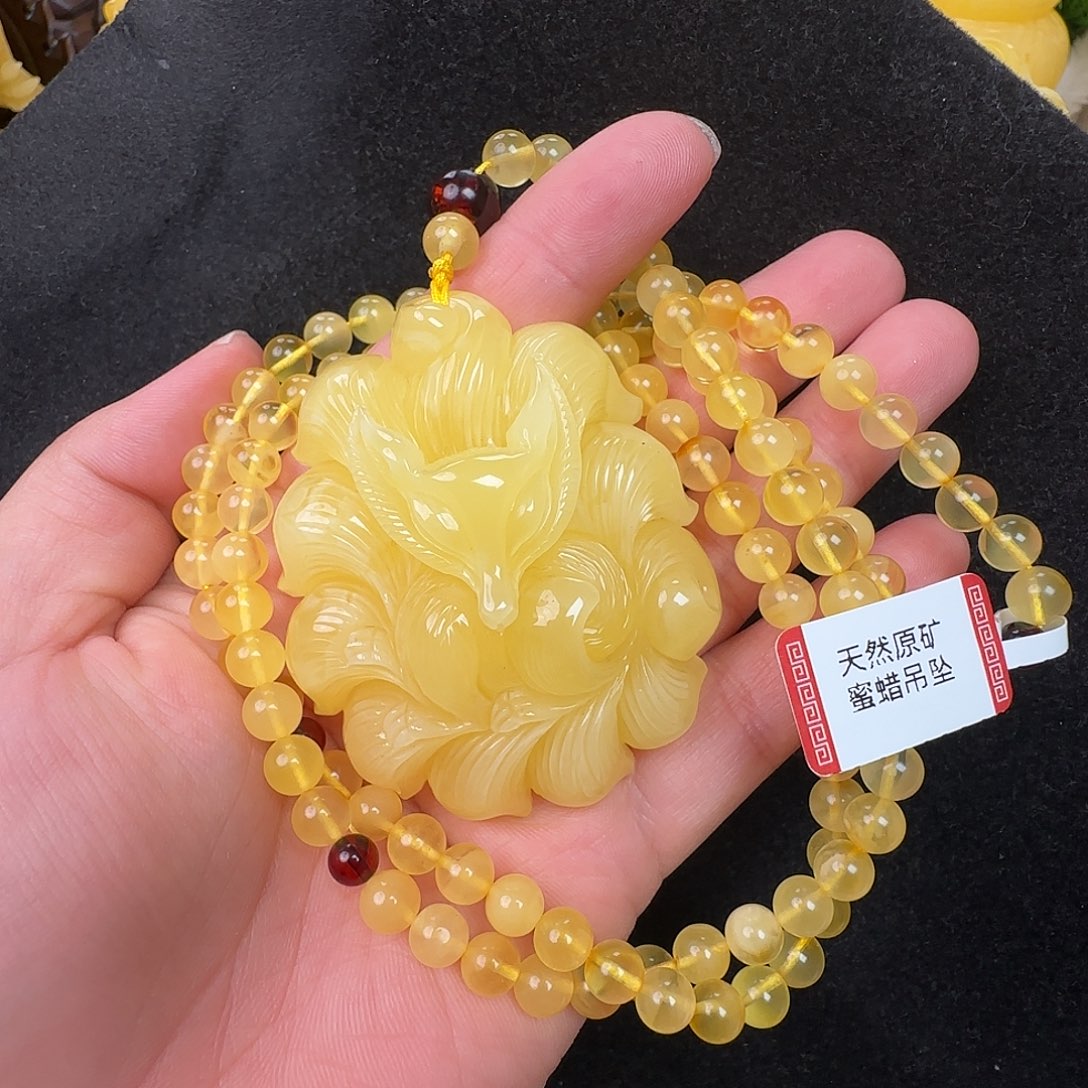 蜜蜡未镶嵌珠宝奇石