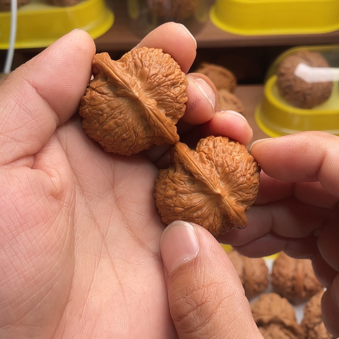 后***鱼吊坠文玩核桃血麒麟