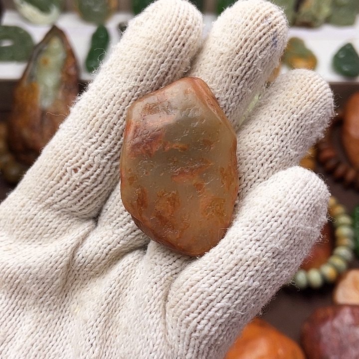 岫岩河磨玉（透闪石质玉）颈饰未镶嵌