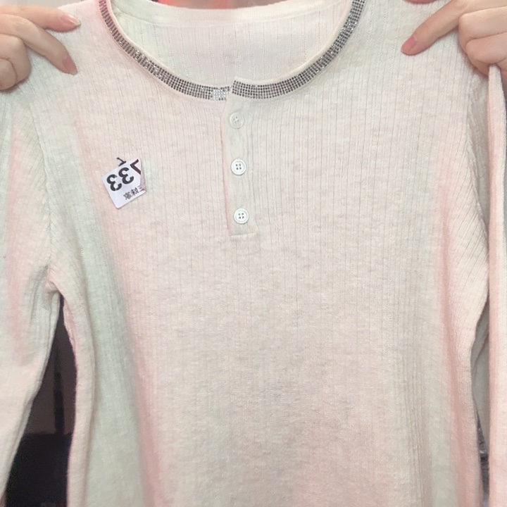 短袖短裤搭配白色