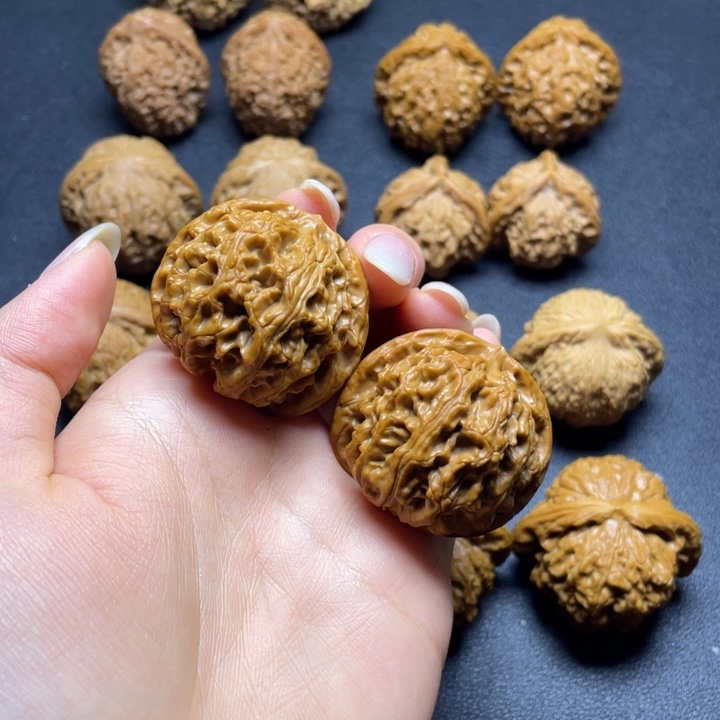 文玩核桃吊坠40苹果园