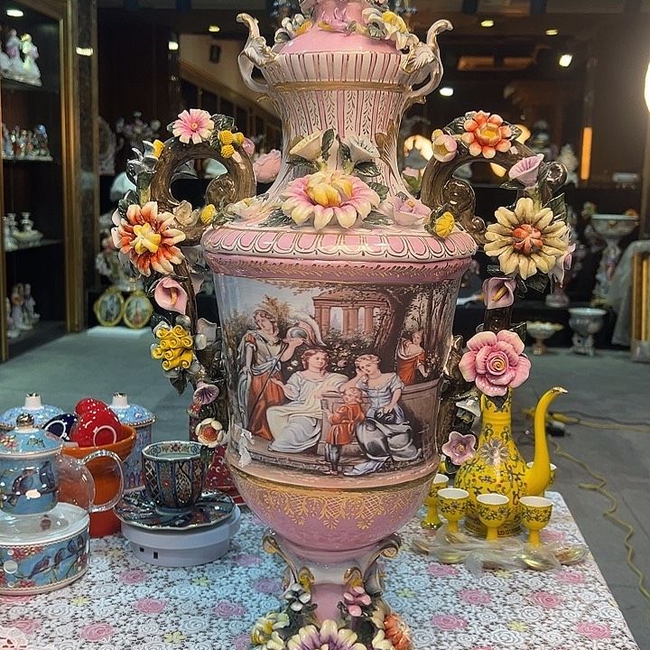 卡***妻陶瓷双12特惠粉色手拍色 纯手工捏花描金大花瓶 高65老货