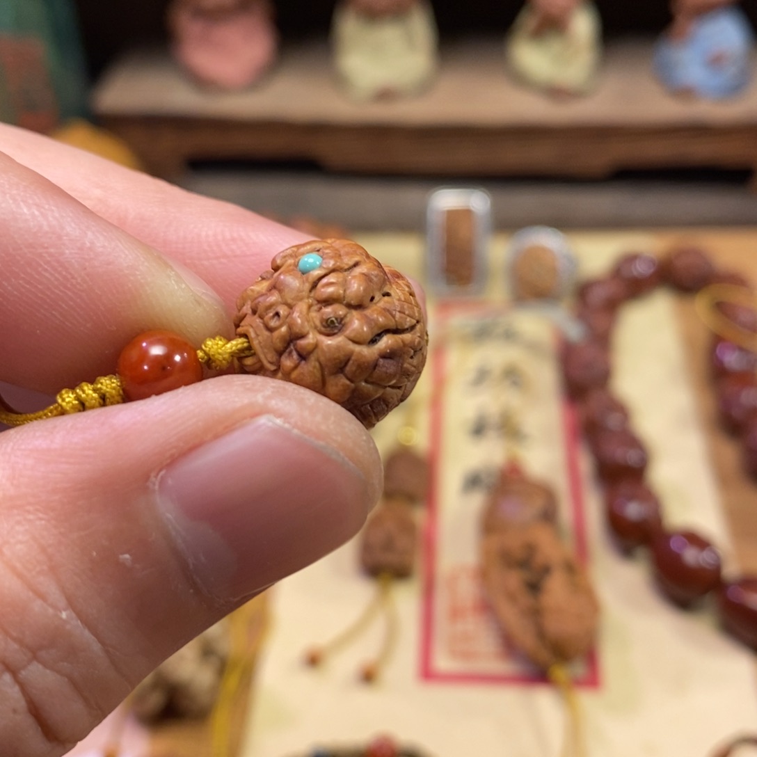 潍坊核雕桃核雕刻兰寿鱼