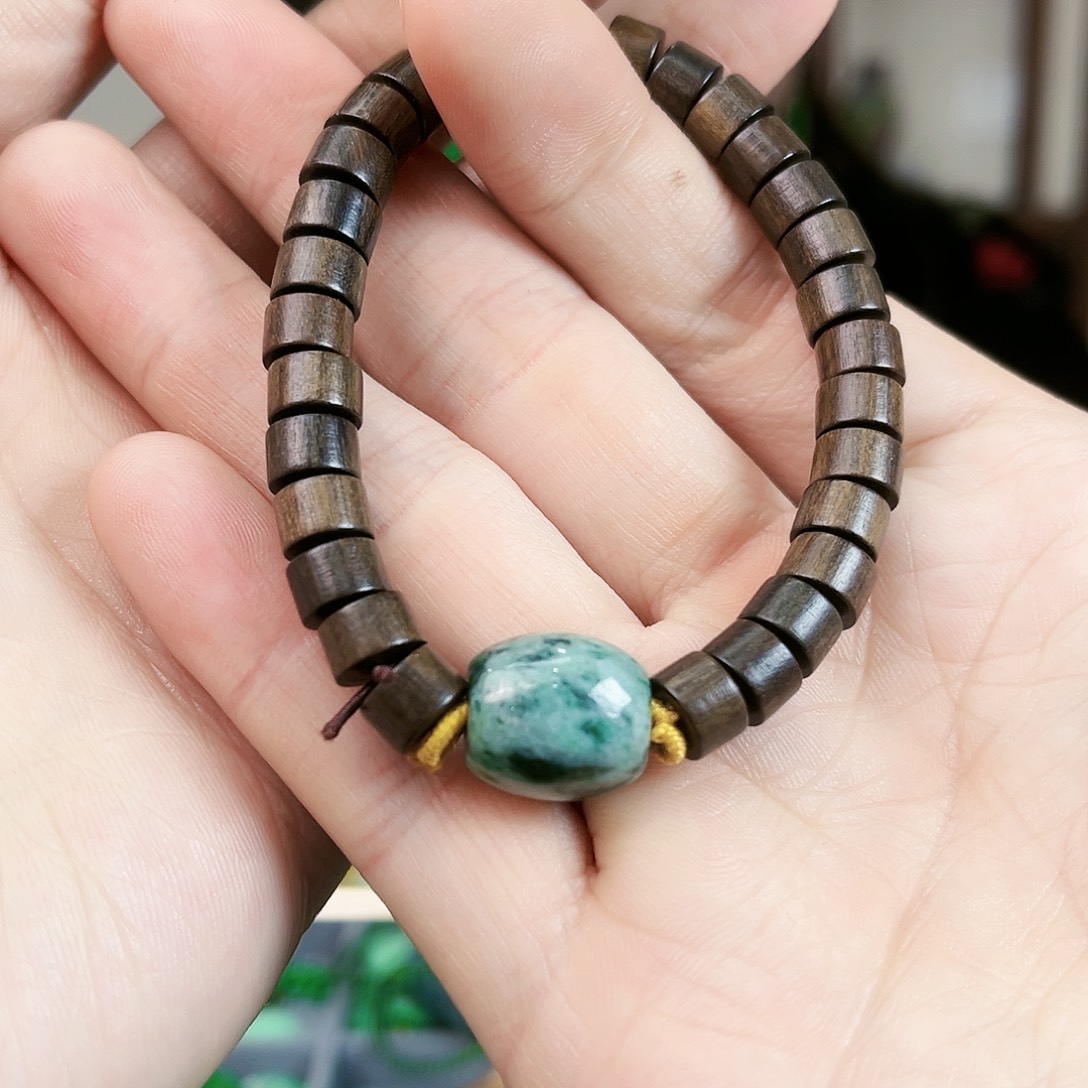 翡翠颈饰未镶嵌手链