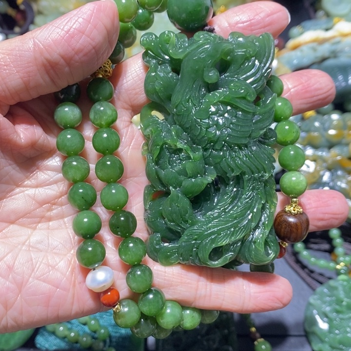 和田玉（碧玉）颈饰未镶嵌