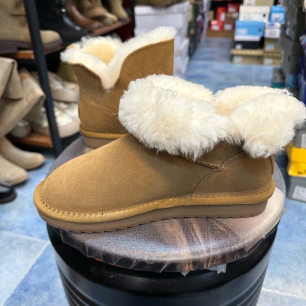 福利款雪地靴栗色真皮百搭款冬季经典瑕疵