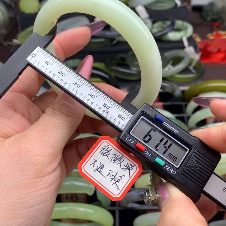 蛇纹石玉手镯未镶嵌629