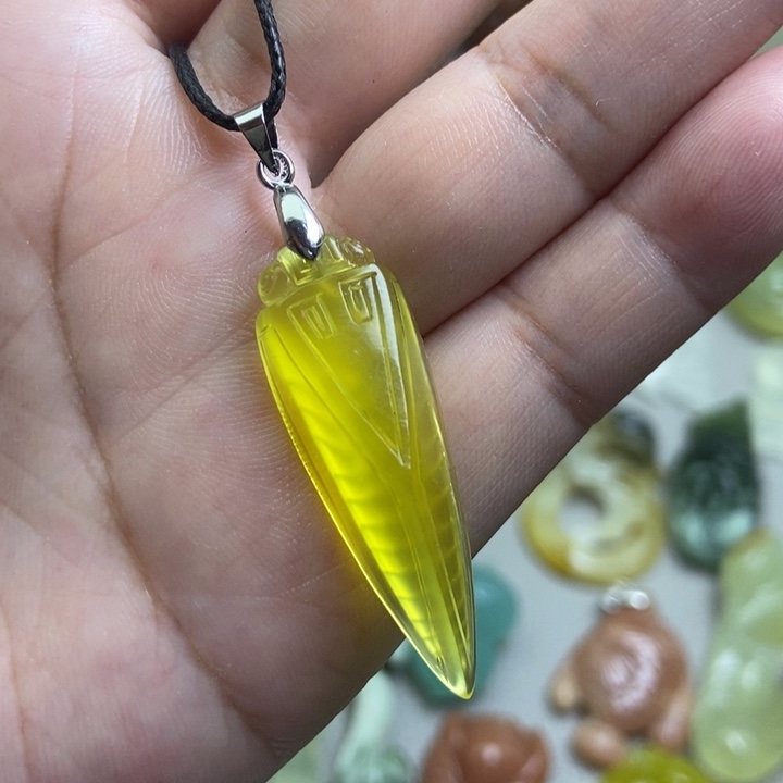 蛇纹石玉挂件未镶嵌