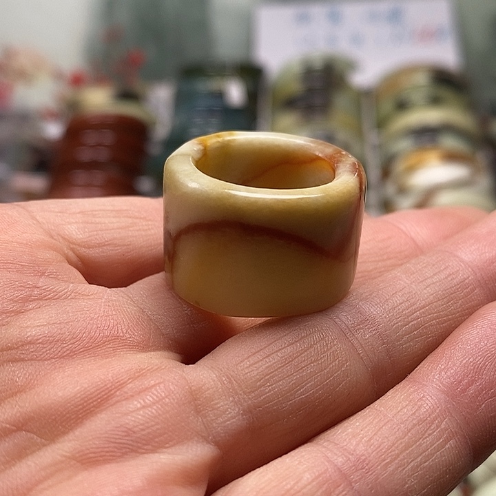 小***舟蛇纹石玉未镶嵌手镯