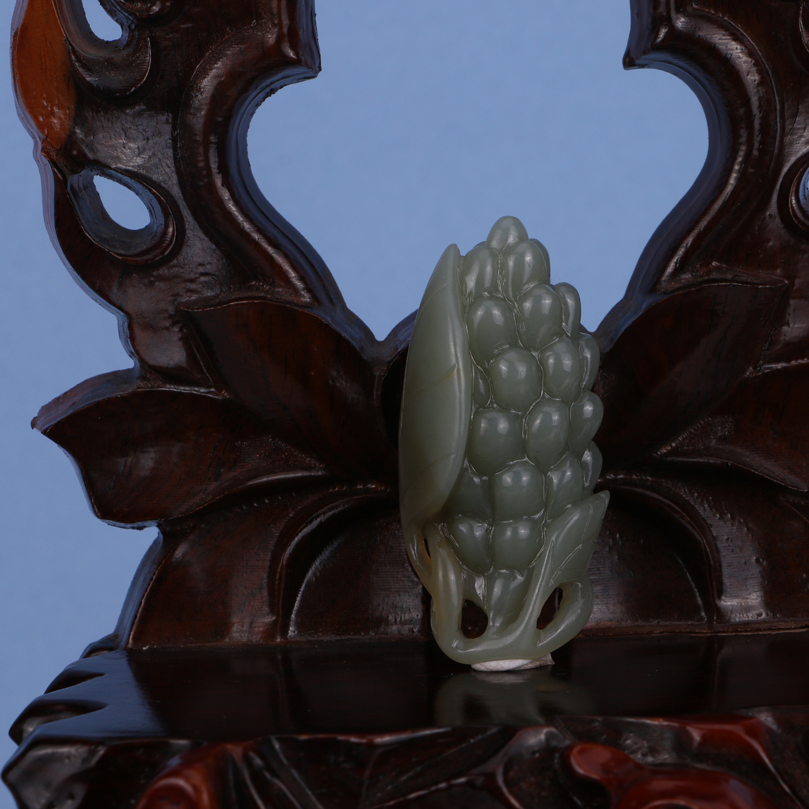 Lot06  清  和田玉葡萄挂件