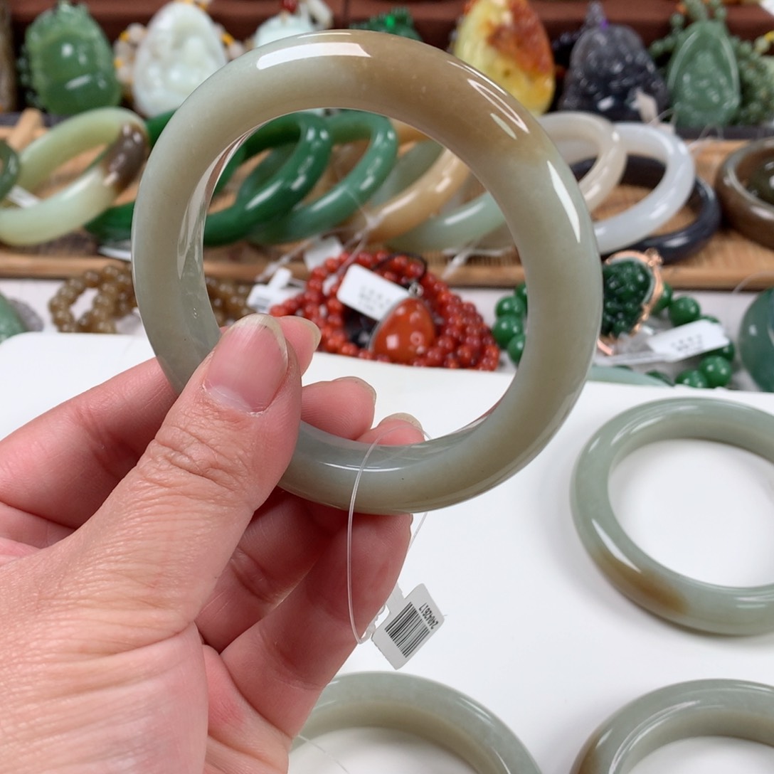 和田玉手镯未镶嵌59.3口径