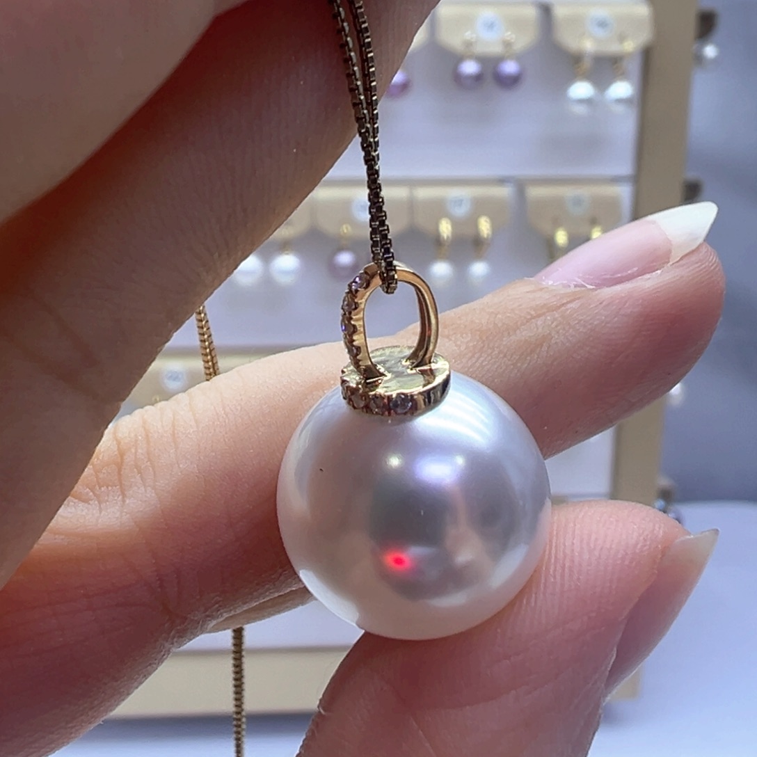 18K金镶嵌淡水珍珠耳饰