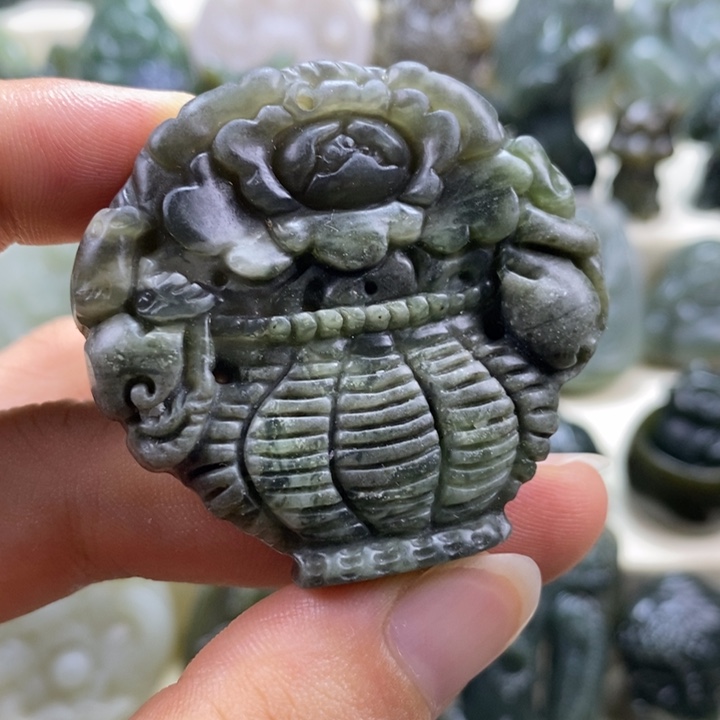 颈饰未镶嵌和田玉