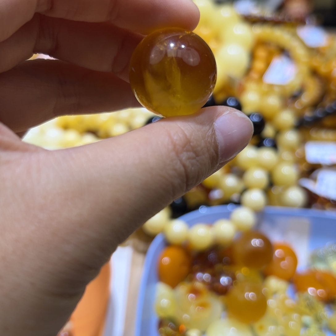 琥珀珠宝奇石未镶嵌