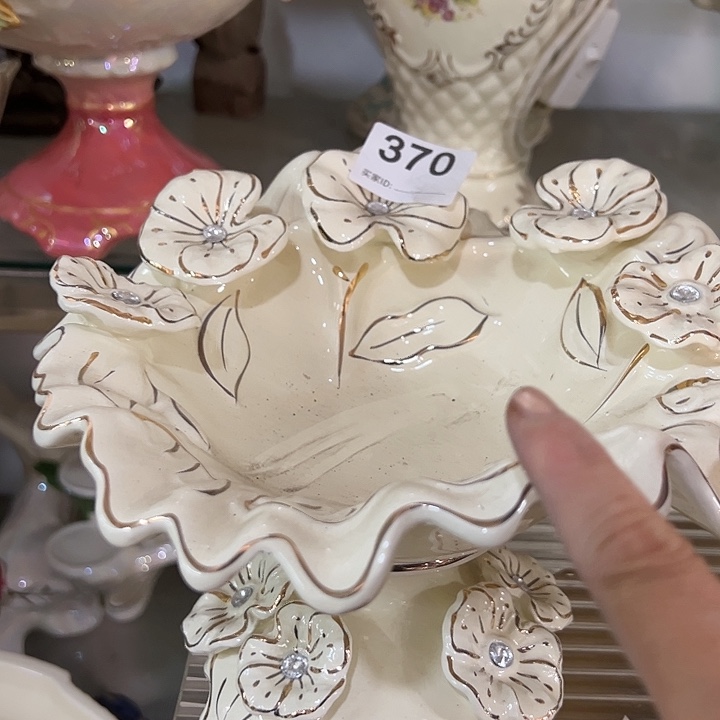 瓷片瑕。。。。。。。。。。。。？？？