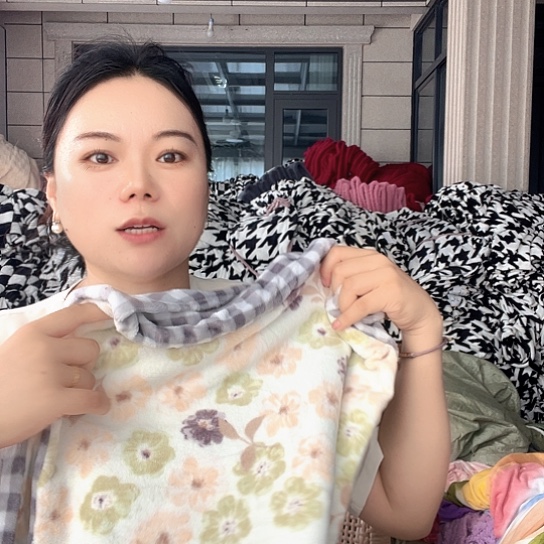 羊驼毛法兰绒小花枕套48×74一对
