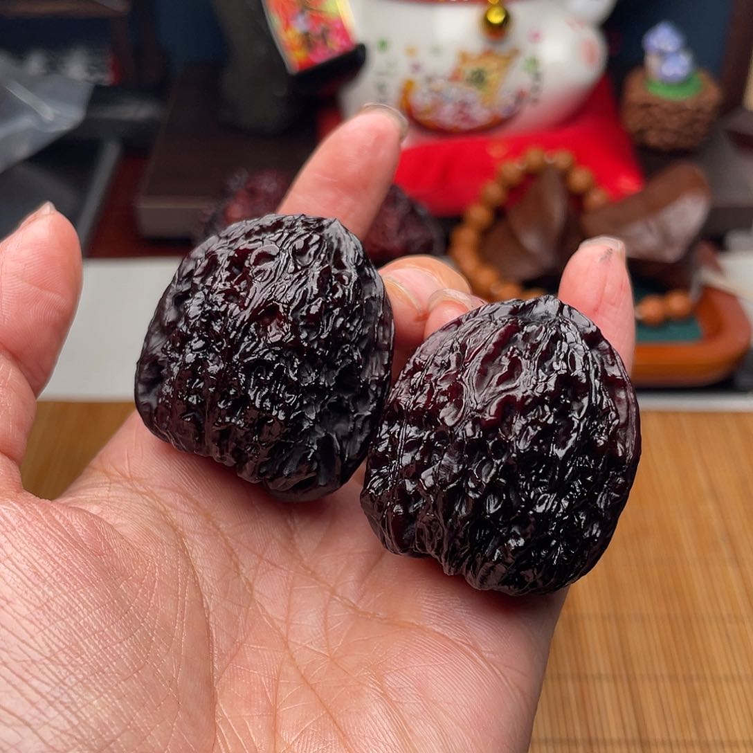 吊坠文玩核桃子弹头彩南疆