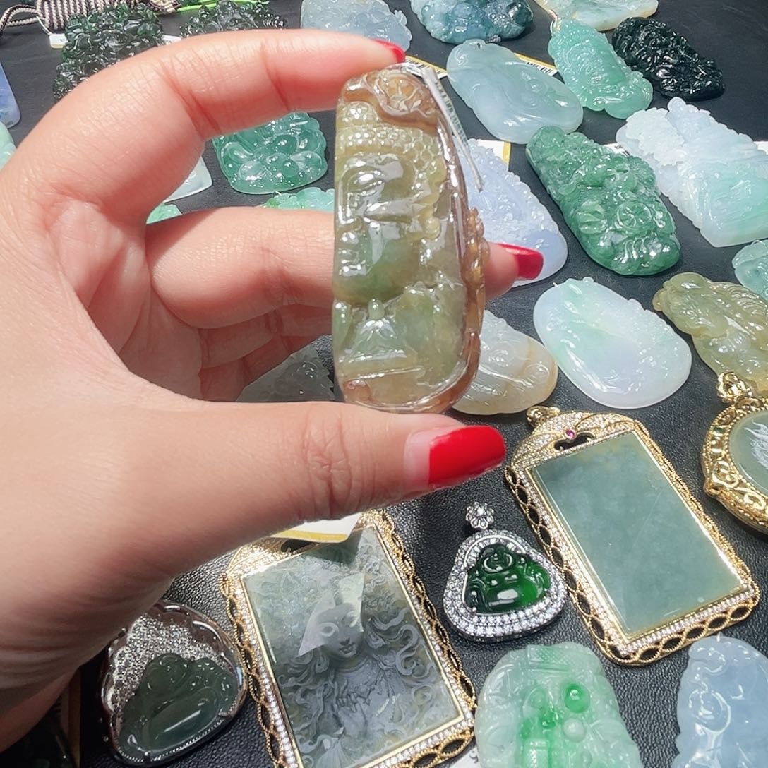 翡翠未镶嵌颈饰吊坠