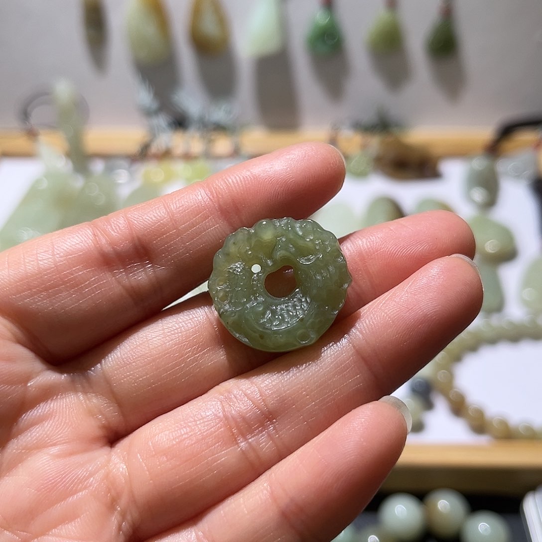 和田玉（糖玉）颈饰未镶嵌