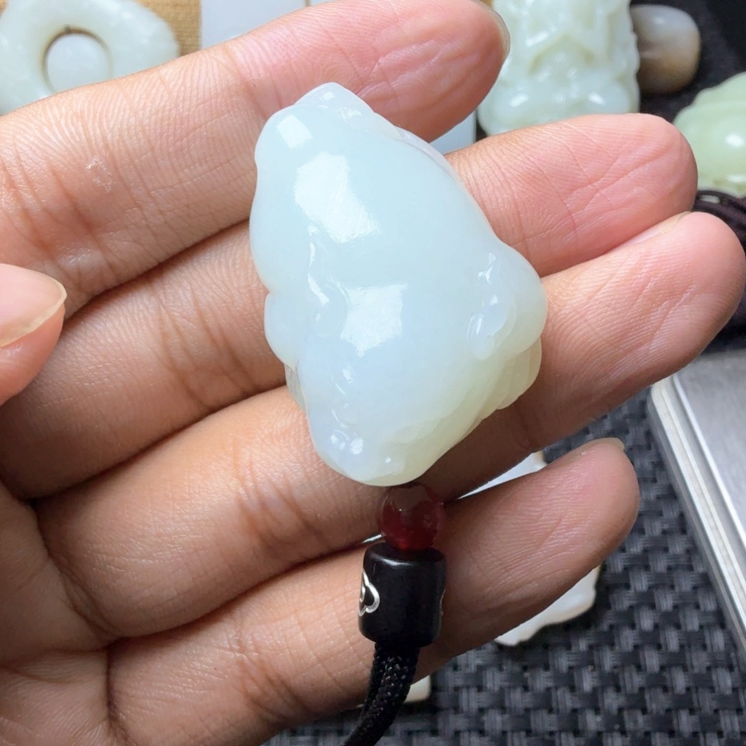 未镶嵌和田玉挂件