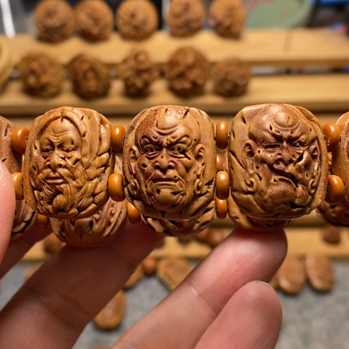 桃核雕刻十八罗汉手牌