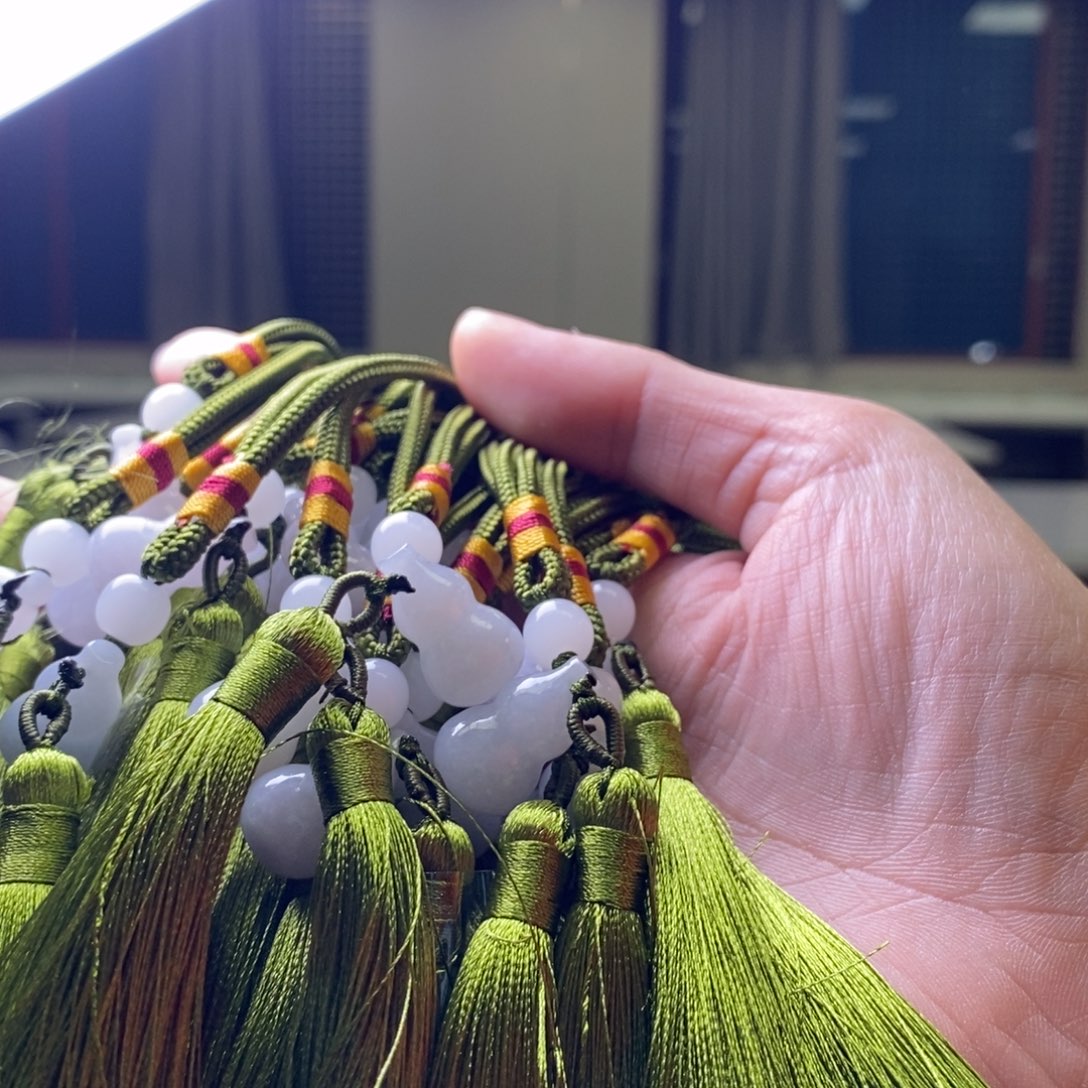 翡翠未镶嵌颈饰发一个