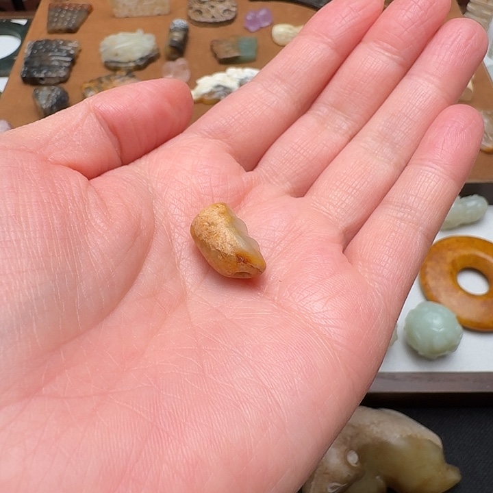 上***子和田玉（糖玉）未镶嵌挂件