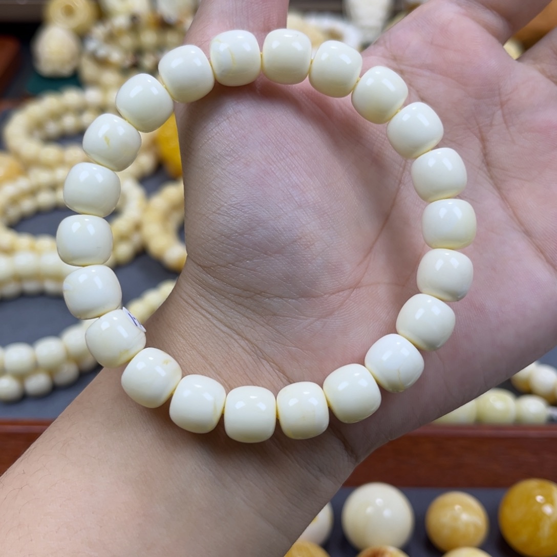 琥珀未镶嵌手串同料老邢手串10.1