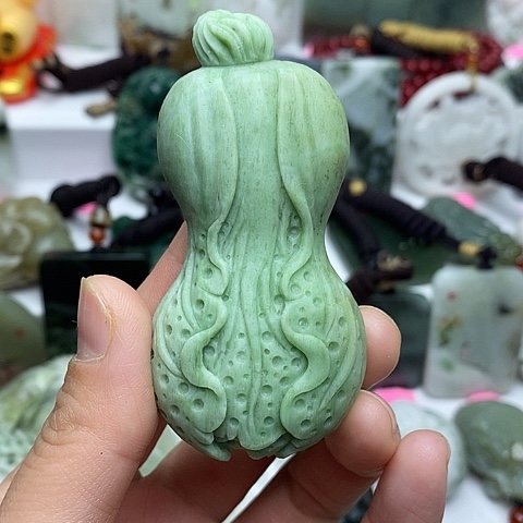 独山玉颈饰未镶嵌