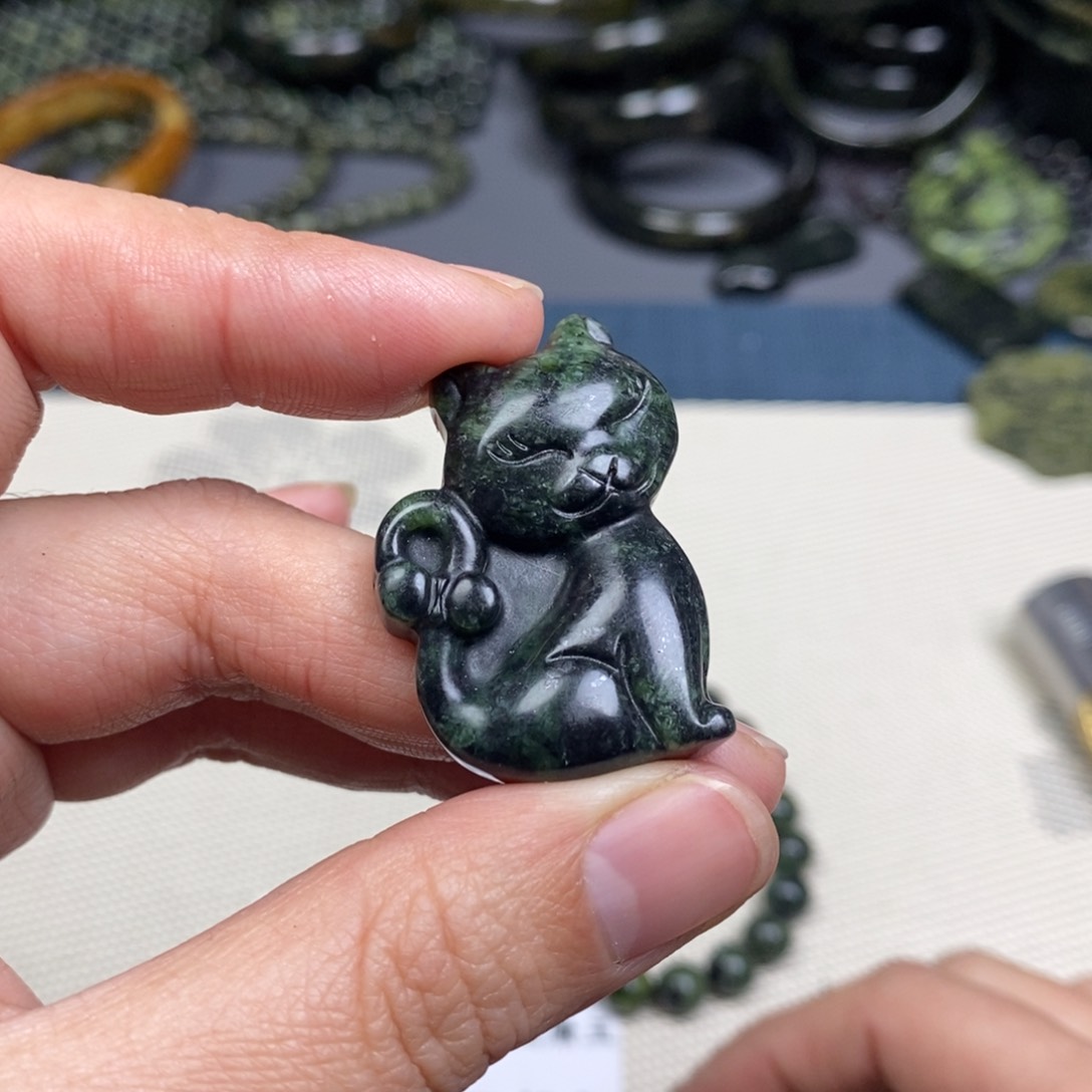 蛇纹石玉吊坠(不含链)未镶嵌