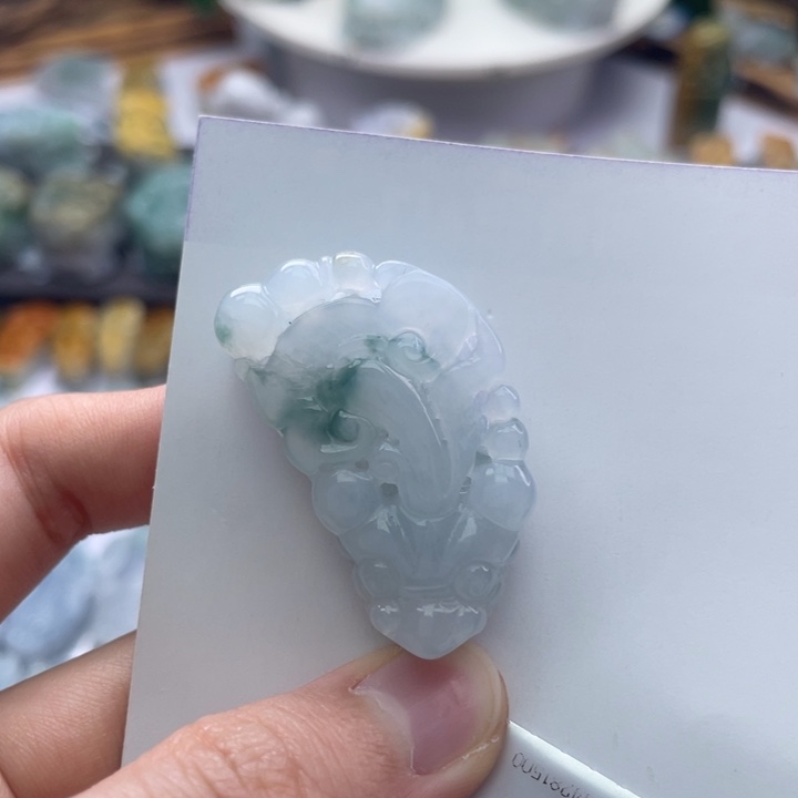 翡翠颈饰未镶嵌貔貅