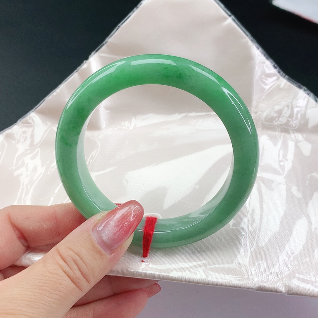 翡翠手镯未镶嵌翡翠208